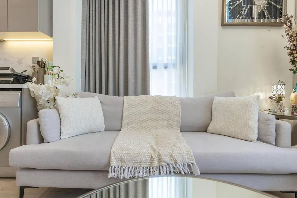 Apartment 1 Bedroom - 12 Min From Downtown - Azizi Riviera Dubai